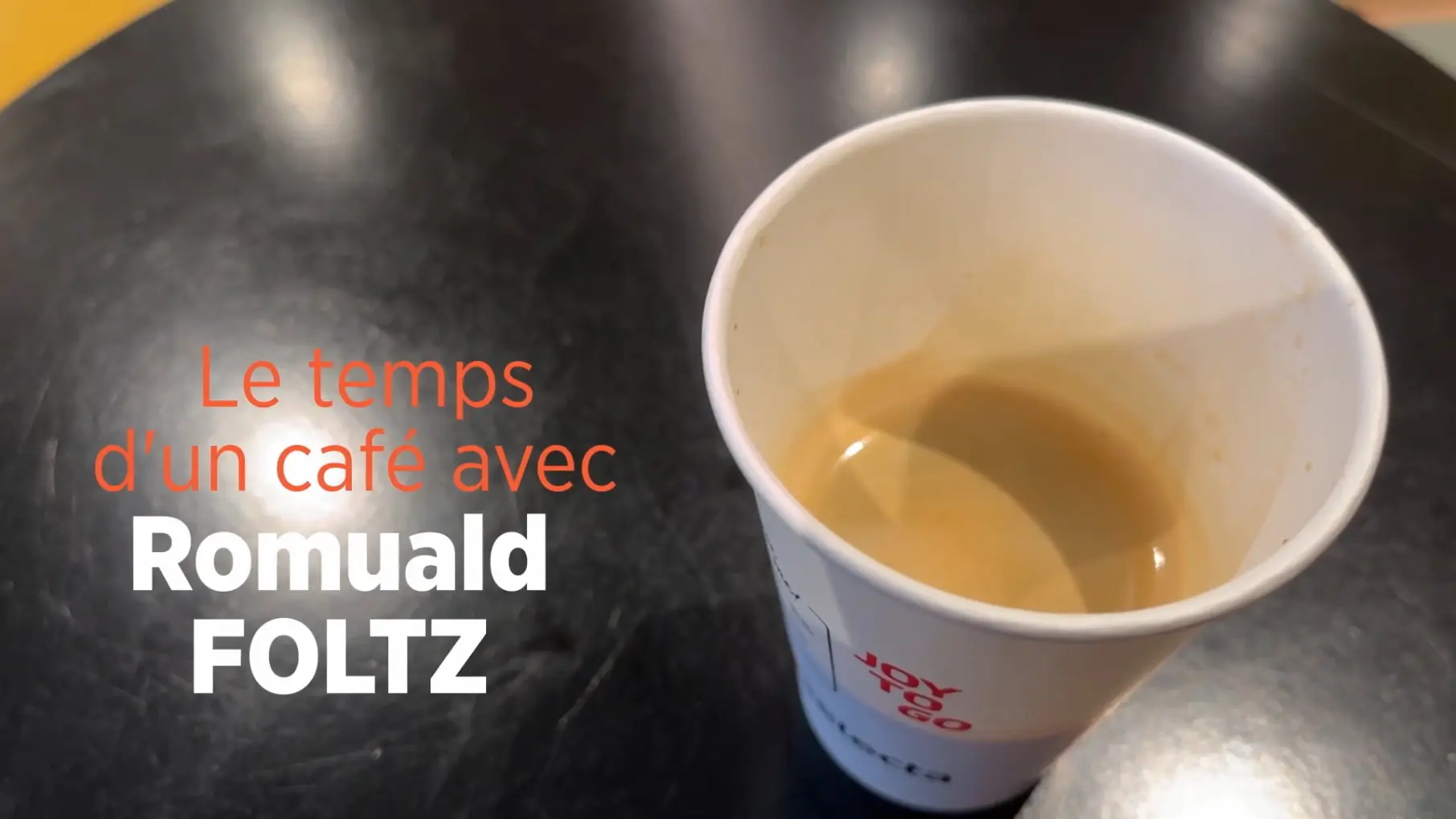 Image d'un café avec le titre Le temps d'un café avec Romuald